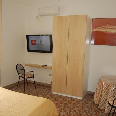 Arena Alfieri Bed & Breakfast Livorno Cameră foto